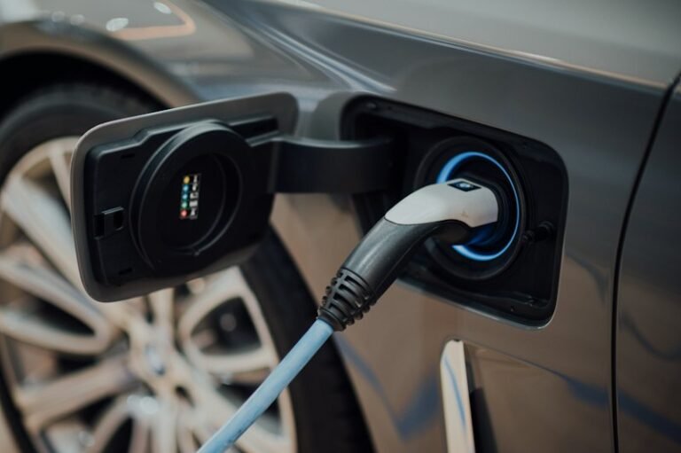 Electric vehicle charging cable